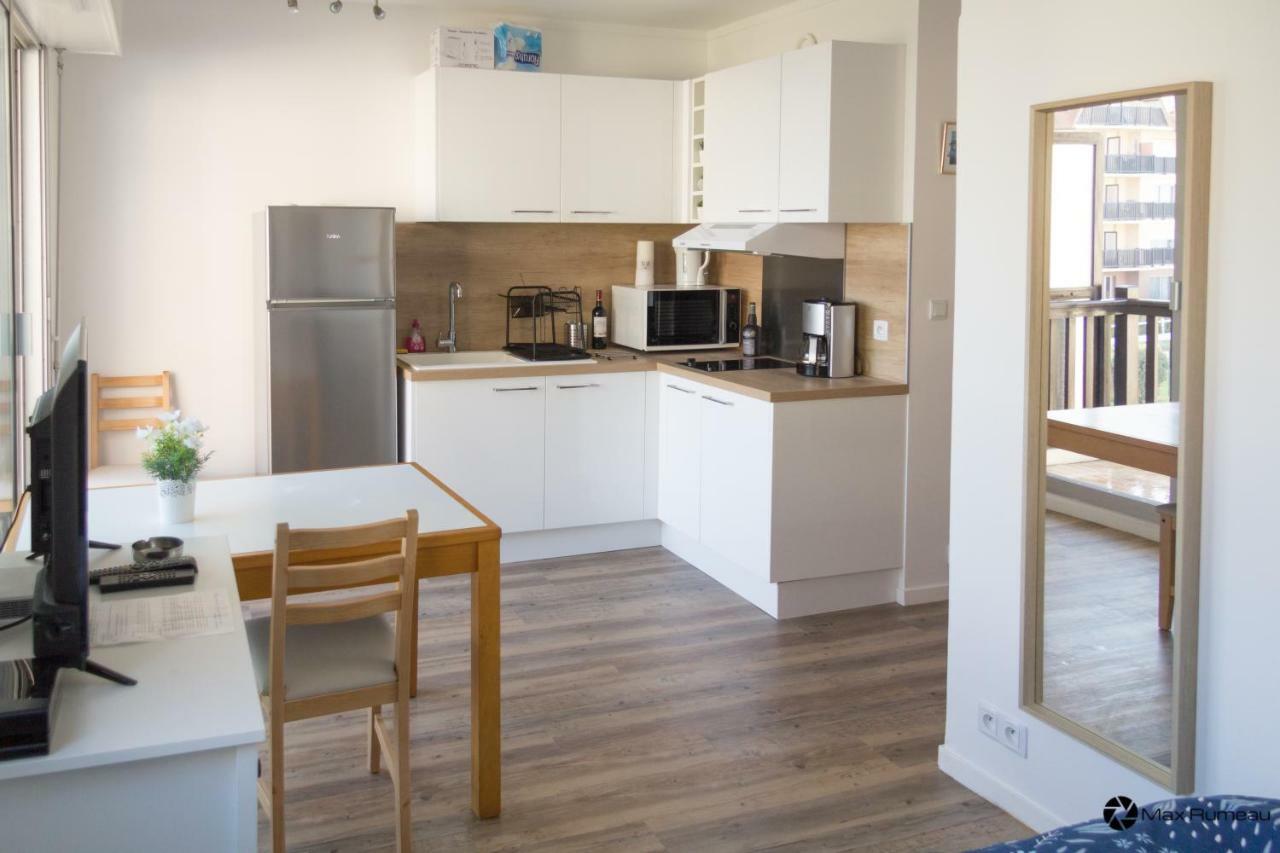 Studio Moderne Acces Plage, Piscine Et Tennis Cabourg Luaran gambar