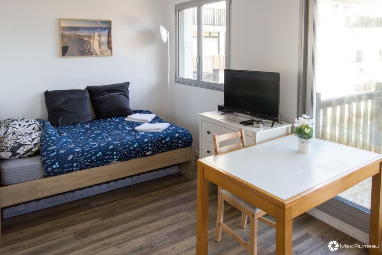 Studio Moderne Acces Plage, Piscine Et Tennis Cabourg Luaran gambar
